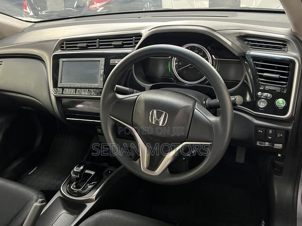 Honda Grace 2019 Silver