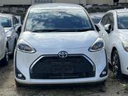 Toyota Sienta 2019 Off white for sale