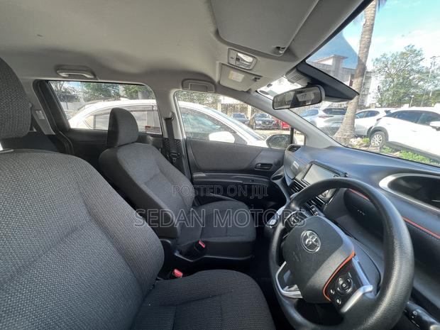 Toyota Sienta 2019 Off white