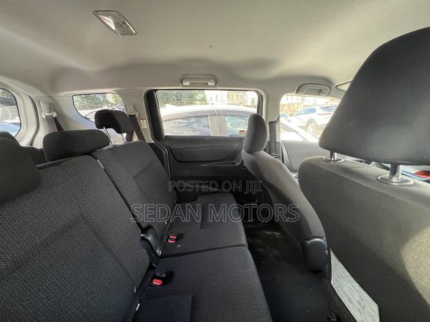 Toyota Sienta 2019 Off white
