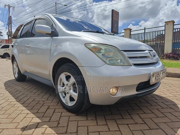 Toyota IST 2005 Silver