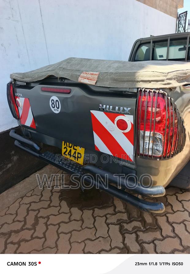 Toyota Hilux 2021 Gold