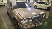 Mercedes-Benz E200 1992 Gold for sale