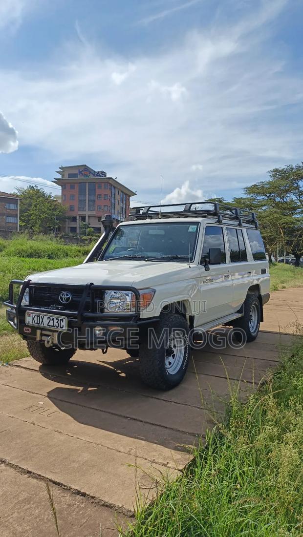 Toyota Land Cruiser 2021 White