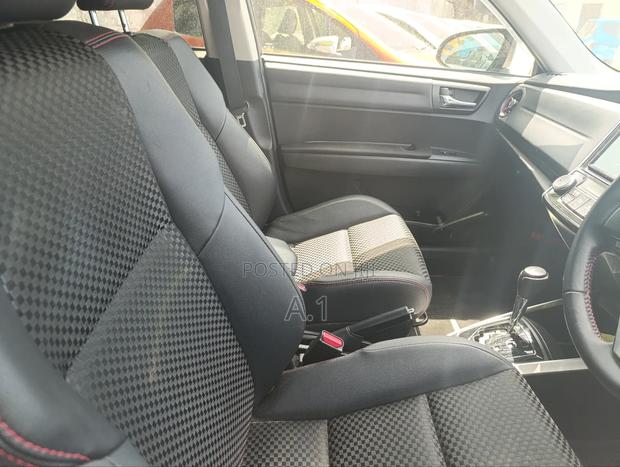 Toyota Corolla Fielder 1.5 Hybrid FWD 2019 Black