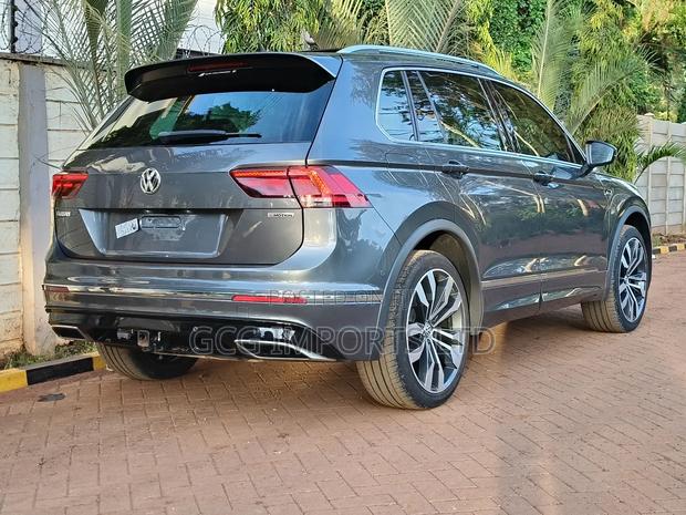 Volkswagen Tiguan 2.0T SEL Premium R-Line AWD 4MOTION 2019 Gray