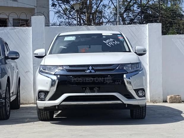 Mitsubishi Outlander 2.4 PHEV AWD 2019 Pearl