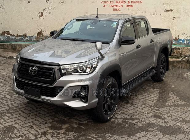 Toyota Hilux 2019 Silver