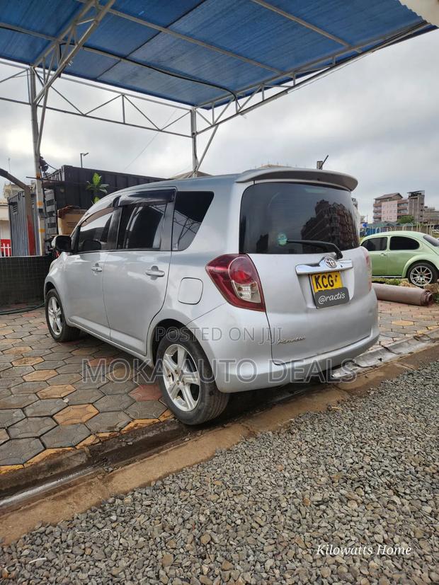 Toyota Ractis 1.5 FWD 2008 Silver