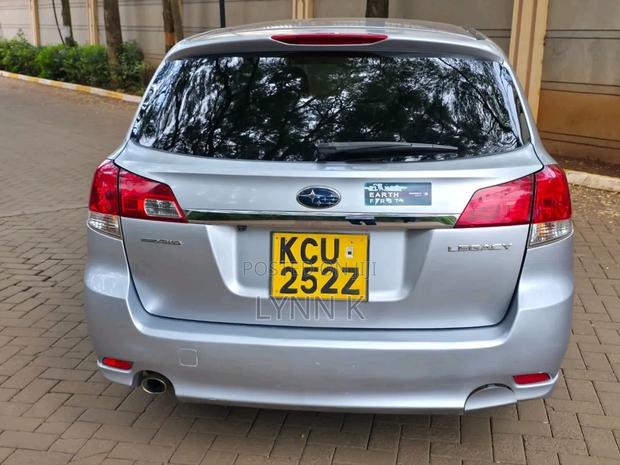 Subaru Legacy 2010 Silver