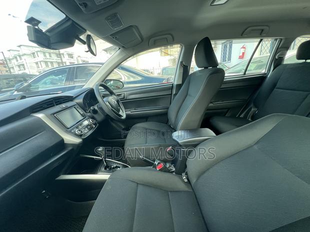 Toyota Corolla Fielder 2019 Pearl