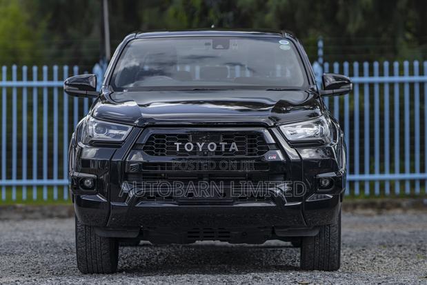 Toyota Hilux 2021 Black