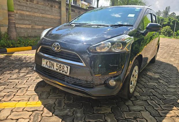 Toyota Sienta 2016 Gray