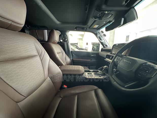 Toyota Land Cruiser Prado 2024 White
