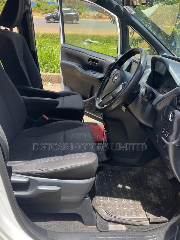 Toyota Noah 2017 White