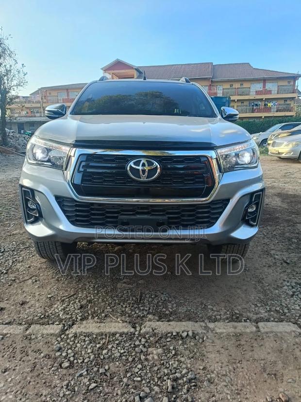 Toyota Hilux Revo Double Cab Deisel 2.8 AWD 2019 Gray