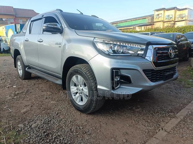 Toyota Hilux Revo Double Cab Deisel 2.8 AWD 2019 Gray