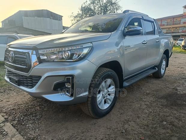 Toyota Hilux Revo Double Cab Deisel 2.8 AWD 2019 Gray