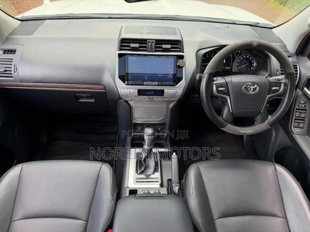Toyota Land Cruiser Prado 2019 Off white