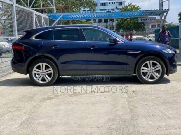Jaguar F-Pace 2019 Blue