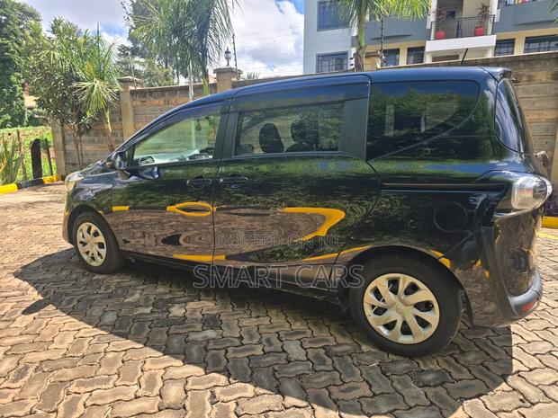 Toyota Sienta 2017 Matt Black