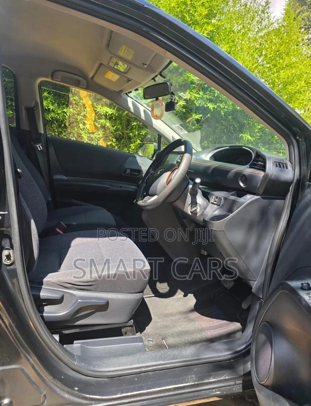 Toyota Sienta 2017 Matt Black