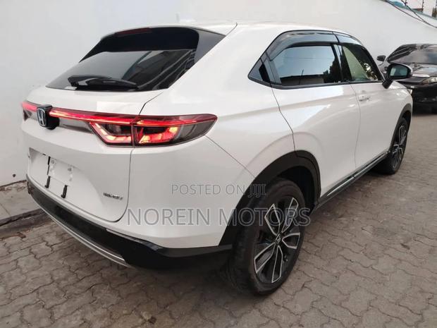 Honda Vezel 2021 White