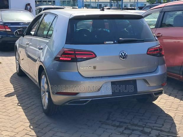 Volkswagen Golf TSI S FWD 2018 Silver