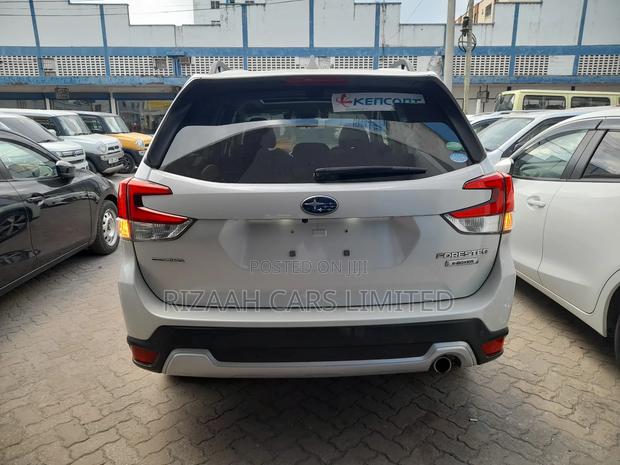 Subaru Forester 2019 White