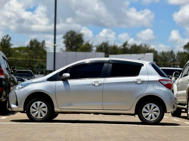 Toyota Vitz 1.3 FWD 5dr 2016 Silver