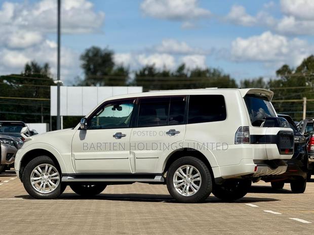 Mitsubishi Pajero 2019 White