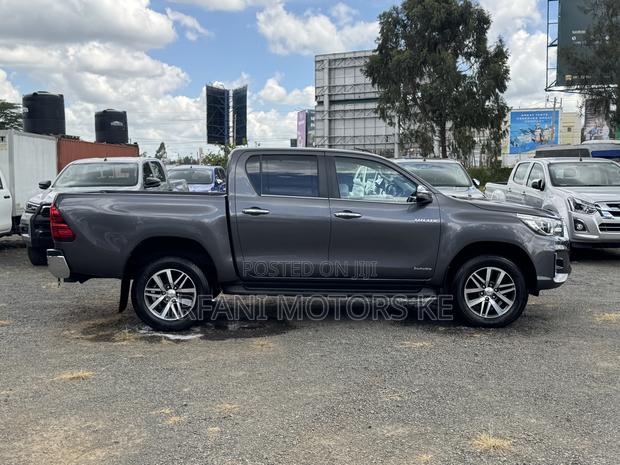 Toyota Hilux Revo Double Cab Deisel 2.4 AWD 2019 Gray