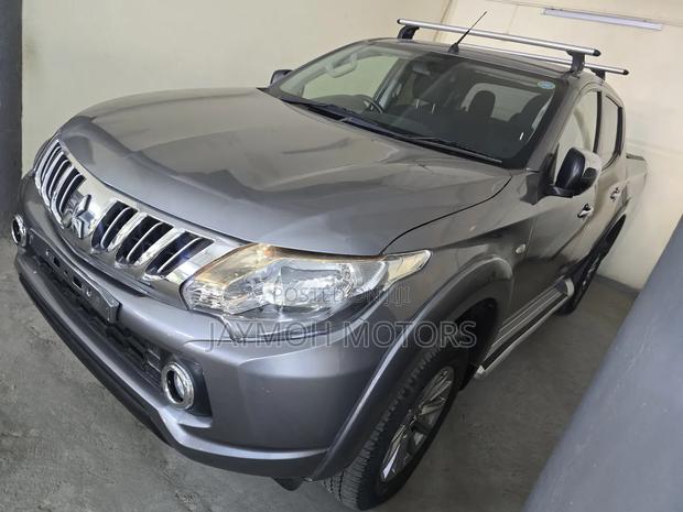 Mitsubishi L200 2019 Silver