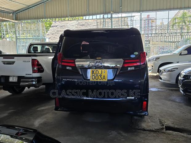 Toyota Alphard 2.5 Petrol FWD 2016 Black