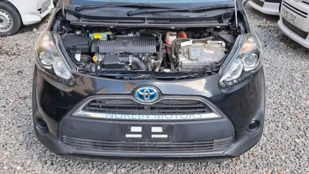 Toyota Sienta 2018 Black