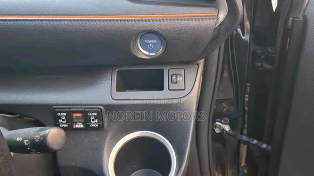 Toyota Sienta 2018 Black