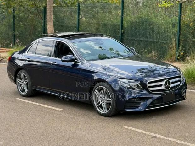 Mercedes-Benz E200 2018 Blue