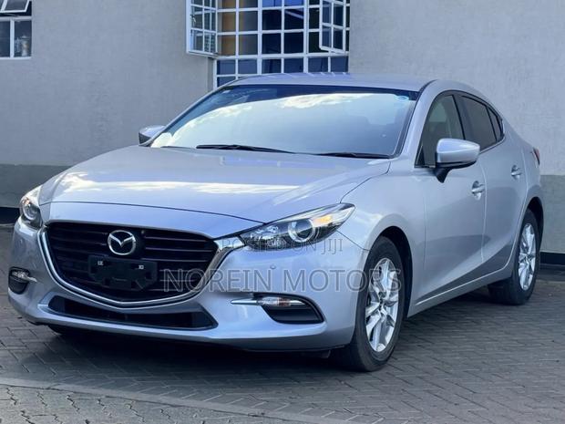 Mazda Axela 2018 Off white