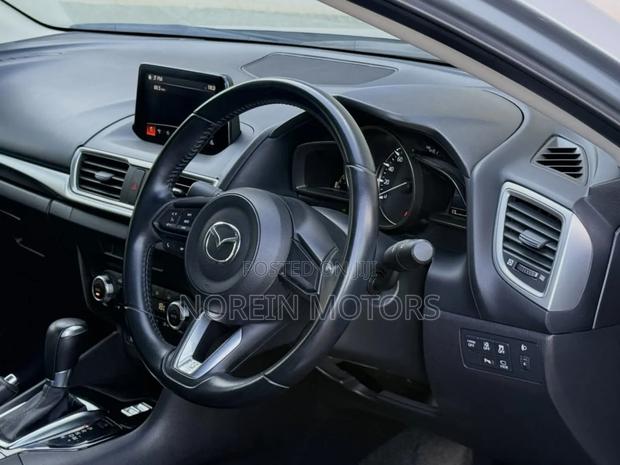Mazda Axela 2018 Off white