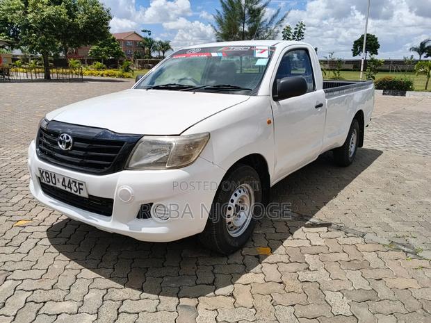 Toyota Hilux 2.5 D-4D SRX 2012 White