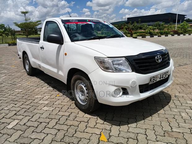 Toyota Hilux 2.5 D-4D SRX 2012 White