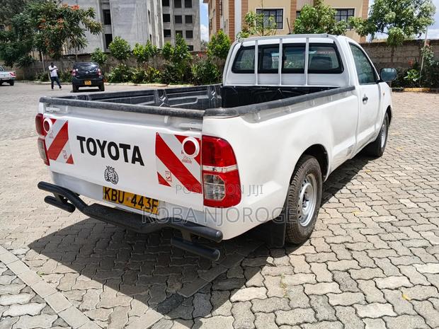Toyota Hilux 2.5 D-4D SRX 2012 White