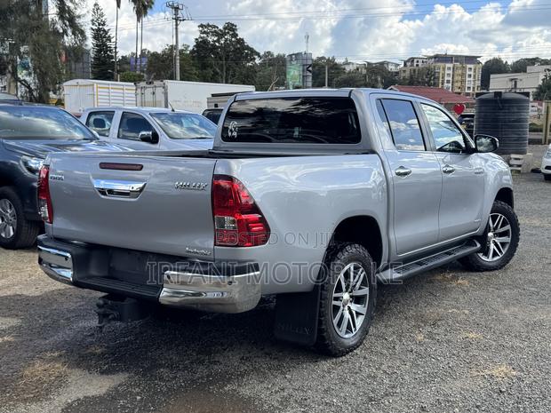 Toyota Hilux Revo Double Cab Deisel 2.4 AWD 2019 Silver