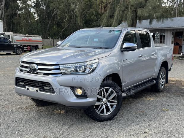 Toyota Hilux Revo Double Cab Deisel 2.4 AWD 2019 Silver