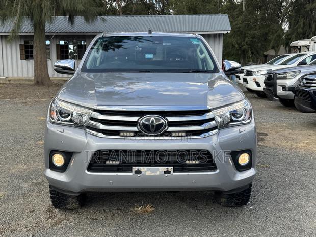 Toyota Hilux Revo Double Cab Deisel 2.4 AWD 2019 Silver