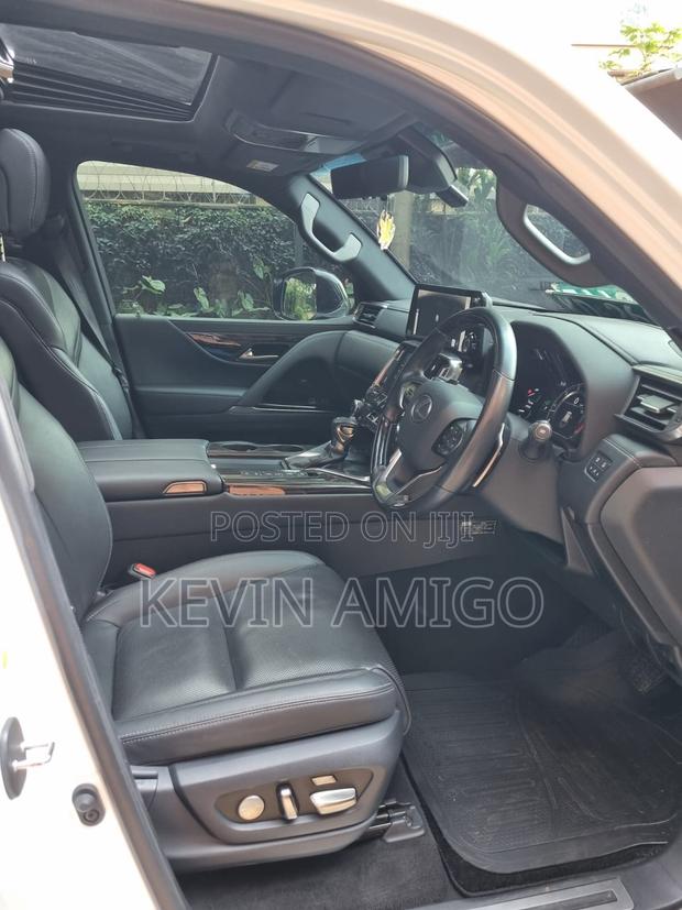 Lexus LX LX 600 2022 White