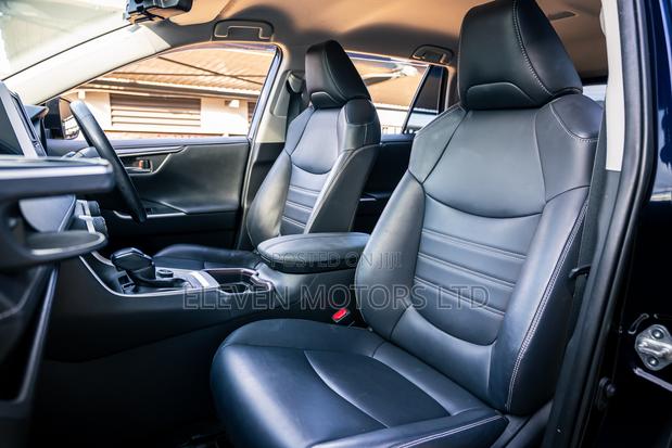 Toyota RAV4 2019 Blue