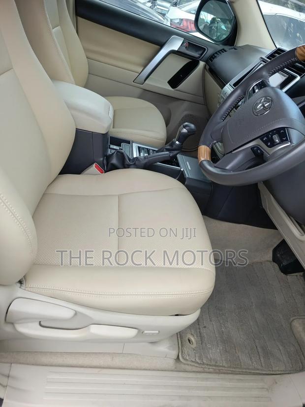 Toyota Land Cruiser Prado 2018 Brown
