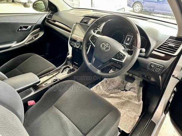 Toyota Allion 2018 Silver