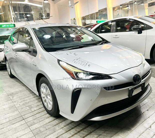 Toyota Prius Four 2018 Silver